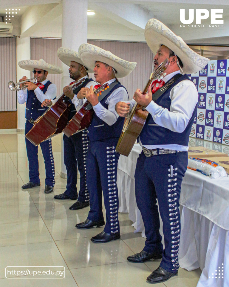 Homenaje por el Día de la Mujer Paraguaya